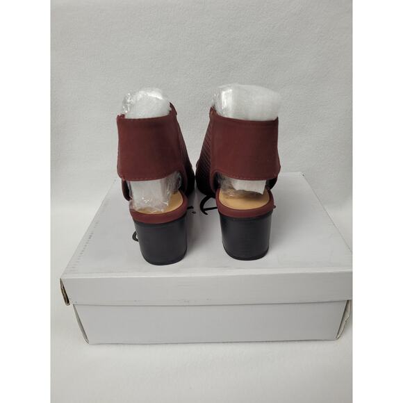 J. Adams Womens Maddie Booties Peep Toe Low Block Heel Hook & Loop Strap Size 6 - Picture 4 of 8